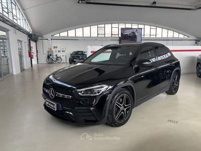 Mercedes-Benz GLA GLA 200 d Automatic Premium TETTO APRIBILE Nero usata Castellanza