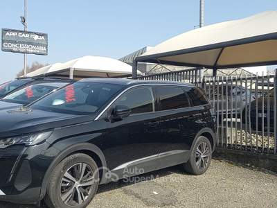 Peugeot 5008 7 posti Nero usata Beregazzo con figliaro