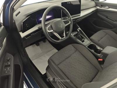 Volkswagen Golf 2.0 TDI 115 CV SCR Life Blu/Azzurro usata Capua