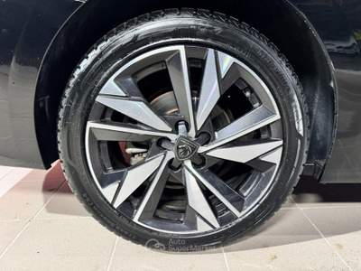 Peugeot 308 BlueHDi 130cv EAT8 SW Allure Nero usata Bronte