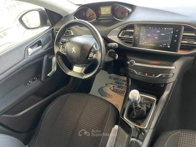 Peugeot 308 S&S SW Tech Edition Blu/Azzurro usata Acerra
