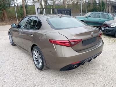 Alfa Romeo Giulia AT8 AWD Q4 Veloce Bronzo usata Ponzano Romano