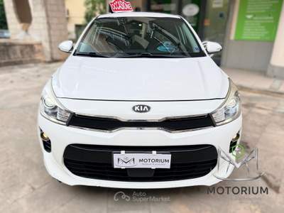 Kia Rio Rio 1.4 crdi Cool Techno Pack 90cv Bianco usata Rende
