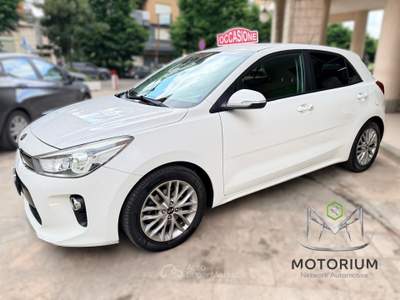 Kia Rio Rio 1.4 crdi Cool Techno Pack 90cv Bianco usata Rende