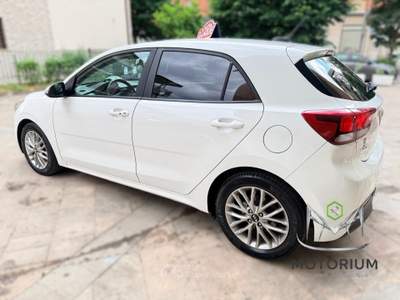 Kia Rio Rio 1.4 crdi Cool Techno Pack 90cv Bianco usata Rende