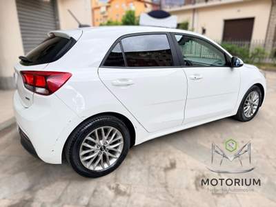 Kia Rio Rio 1.4 crdi Cool Techno Pack 90cv Bianco usata Rende