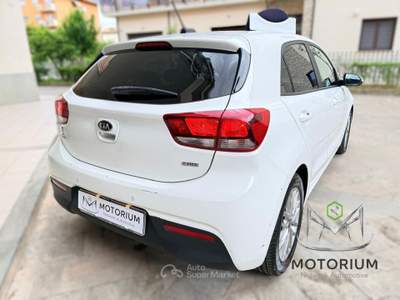 Kia Rio Rio 1.4 crdi Cool Techno Pack 90cv Bianco usata Rende