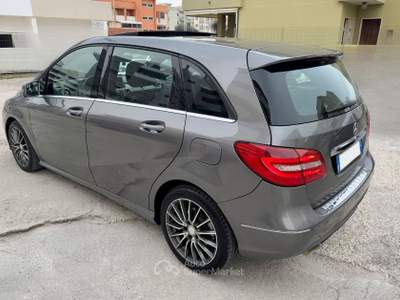 Mercedes-Benz Classe B B 200 BlueEFFICIENCY Premium Grigio usata Monopoli
