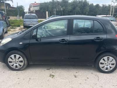 Toyota Yaris Aygo Yaris 1.0 12V VVT-i 5 porte Now Blu/Azzurro usata Terlizzi