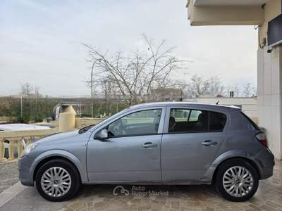 Opel Astra 5 porte Elegance Grigio usata Altamura