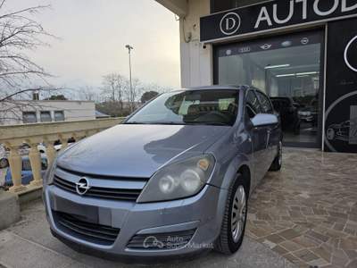 Opel Astra 5 porte Elegance Grigio usata Altamura