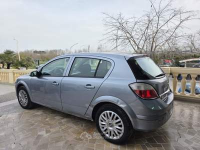 Opel Astra 5 porte Elegance Grigio usata Altamura