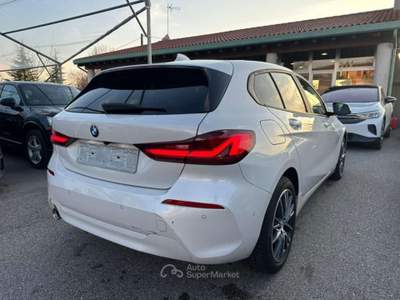 BMW Serie 1 118i 118 i 5p. Advantage Led Navi Autromatica Bianco usata Rivignano Teor