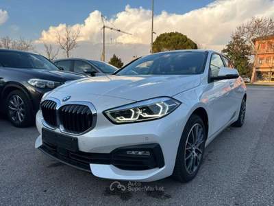BMW Serie 1 118i 118 i 5p. Advantage Led Navi Autromatica Bianco usata Rivignano Teor
