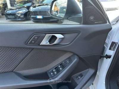 BMW Serie 1 118i 118 i 5p. Advantage Led Navi Autromatica Bianco usata Rivignano Teor