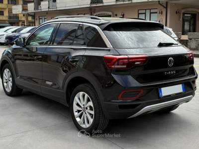 Volkswagen T-Roc 1.5 TSI ACT Life Nero usata SORA