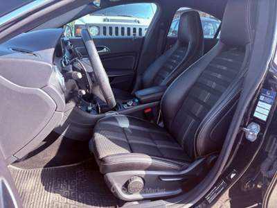Mercedes-Benz CLA d Automatic Premium Nero usata Stra