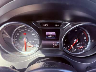 Mercedes-Benz CLA d Automatic Premium Nero usata Stra