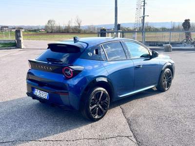 Lancia Ypsilon Hybrid e-DCT Edizione Cassina Blu/Azzurro usata Pieve di Soligo