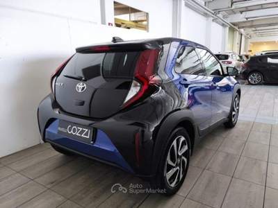 Toyota Aygo  -  1.0 vvt-i 72 cv 5 porte active s-cvt Blu/Azzurro usata LEGNANO