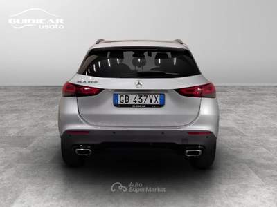 Mercedes-Benz GLA 200 Sport Plus 7G-DCT Argento usata Lucca