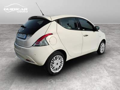 Lancia Ypsilon 1.2 Ecochic Gold Beige usata Lucca