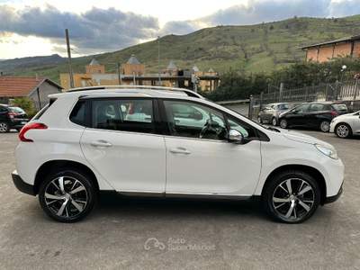Peugeot 2008 2008 BlueHDi 100 Black Matt Bianco usata SANTA MARIA NUOVA