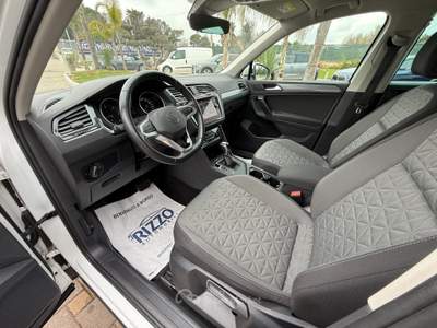 Volkswagen Tiguan 2.0TDI 150CV DSG LIFE NAVI FULL LED Bianco usata Mesagne