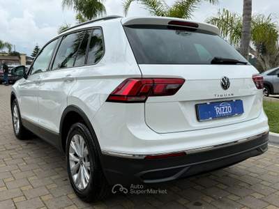 Volkswagen Tiguan 2.0TDI 150CV DSG LIFE NAVI FULL LED Bianco usata Mesagne