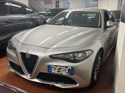 Alfa Romeo Giulia 2.2 t Super 150cv auto Argento usata Torino Alfa Romeo Giulia 2.2 t Super 150cv auto Argento usata Torino