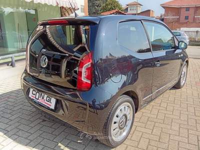 Volkswagen up! up! 3p 1.0 Highline black 75 cv Nero usata Carignano
