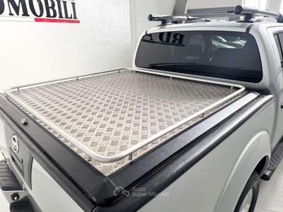 Nissan Navara Navara 2.5 dci d.cab Sport PLATINUM Argento usata Ciserano