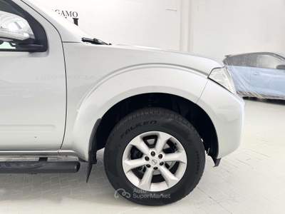 Nissan Navara Navara 2.5 dci d.cab Sport PLATINUM Argento usata Ciserano