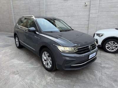 Volkswagen Tiguan 2.0 TDI 150 CV SCR DSG 4MOTION Life Grigio usata Sesto San Giovanni