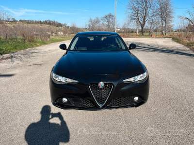Alfa Romeo Giulia 2,2 D 150 CV SUPER AT8 usata Giulianova
