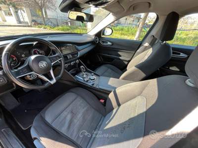 Alfa Romeo Giulia 2,2 D 150 CV SUPER AT8 usata Giulianova