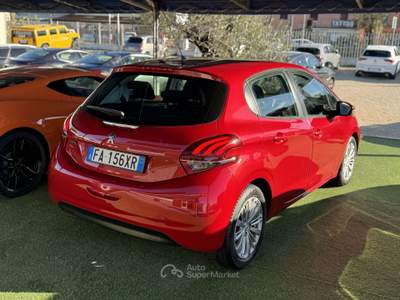 Peugeot 208 208 I 2015 5p 1.2 puretech Active 82cv Rosso usata Castel Gandolfo