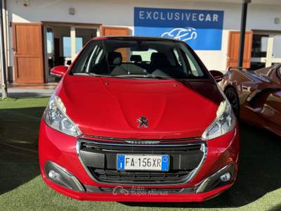 Peugeot 208 208 I 2015 5p 1.2 puretech Active 82cv Rosso usata Castel Gandolfo