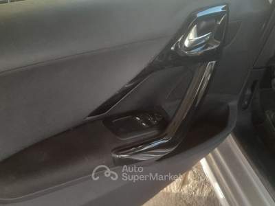 Peugeot 208 5p. GPL Argento usata Castel Gandolfo