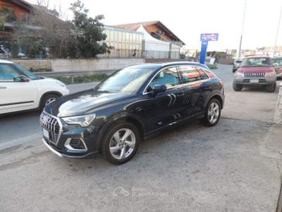 Audi Q3 40 TDI quattro S tronic Business Advanced Blu/Azzurro usata Quarto