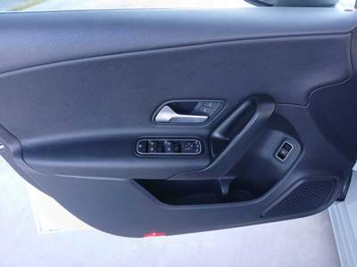 Mercedes-Benz Classe A Mercedes-Benz A 180 A 180 d Business auto PROMO FINANZIAMENTO Bianco usata SAN MARTINO VALLE CAUDINA