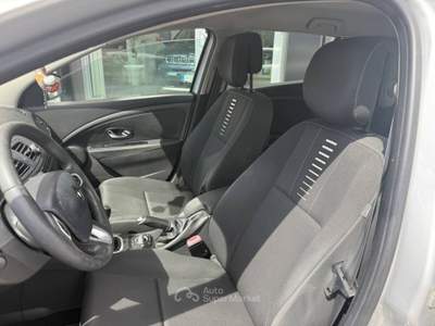 Renault Mégane Mégane 1.5 dCi 110CV SporTour Attractive Argento usata RENDE