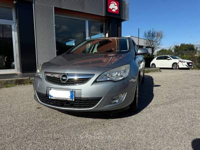 Opel Astra Astra 1.7 CDTI 110CV 5 porte Cosmo Argento usata RENDE