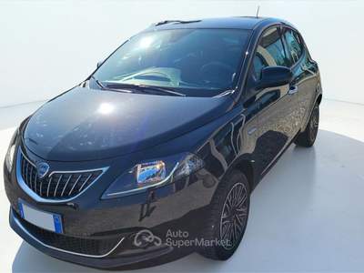 Lancia Ypsilon 1.0 FireFly 5 porte S&S Hybrid Ecochic Gold Nero usata Cassacco
