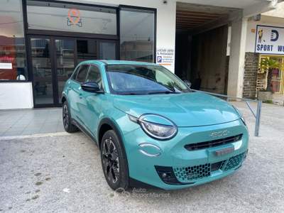 Fiat 600 Fiat 600 Hybrid 110cv La Prima Nuova Verde usata Montesarchio