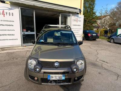 Fiat Panda 1.3 mjt Cross 4x4 TETTO ,GANGIO TRAINO 1 PROPRIET Verde usata Crevalcore
