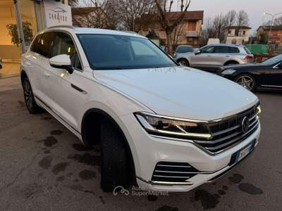 Volkswagen Touareg 3.0 V6 tdi Elegance 231cv AUTO, CARPLAY 1 proprietario! LUCI AMBIENT! Bianco usata Crevalcore