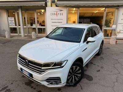 Volkswagen Touareg 3.0 V6 tdi Elegance 231cv AUTO, CARPLAY 1 proprietario! LUCI AMBIENT! Bianco usata Crevalcore