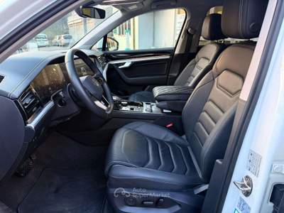 Volkswagen Touareg 3.0 V6 tdi Elegance 231cv AUTO, CARPLAY 1 proprietario! LUCI AMBIENT! Bianco usata Crevalcore