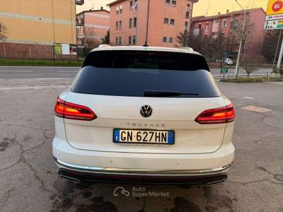 Volkswagen Touareg 3.0 V6 tdi Elegance 231cv AUTO, CARPLAY 1 proprietario! LUCI AMBIENT! Bianco usata Crevalcore